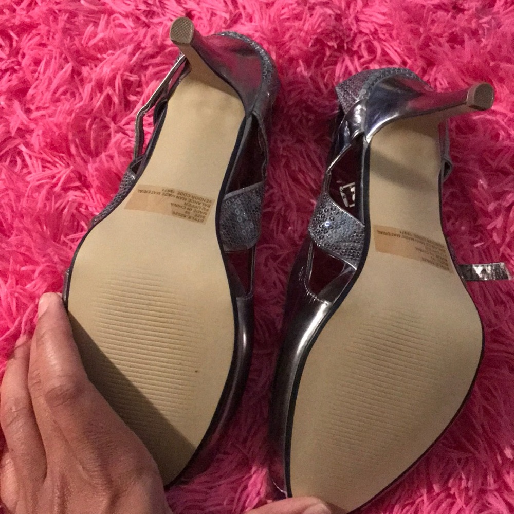 Metallic heels - Picture 3 of 3